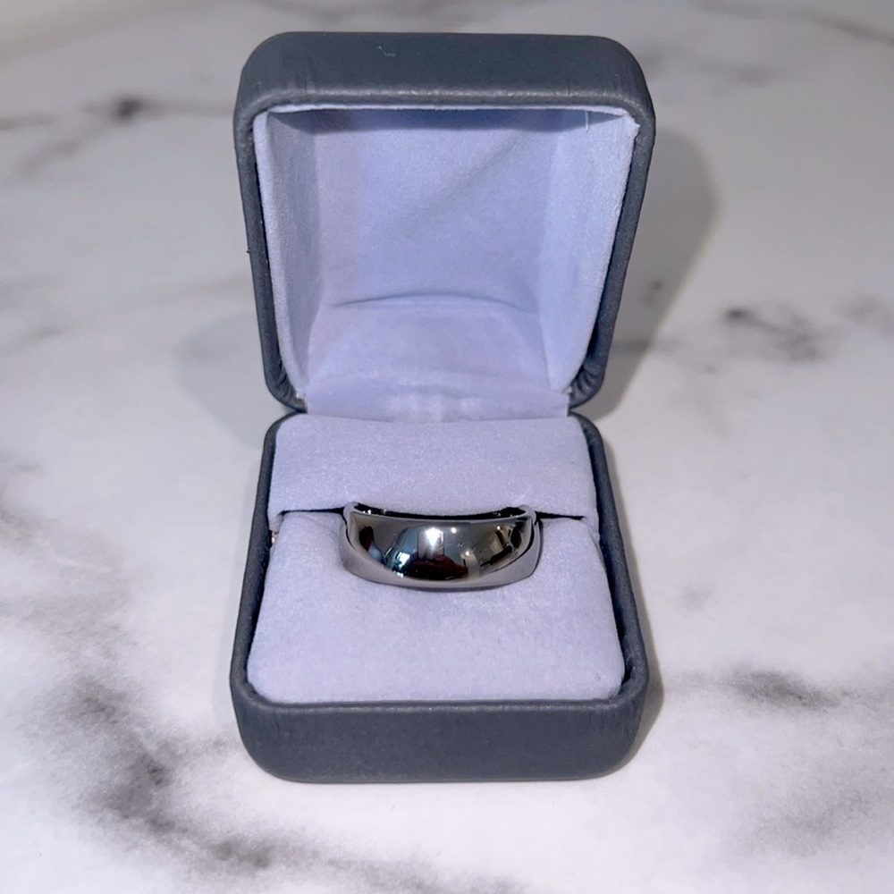 Tungsten Carbide Men’s Ring Size 11.5